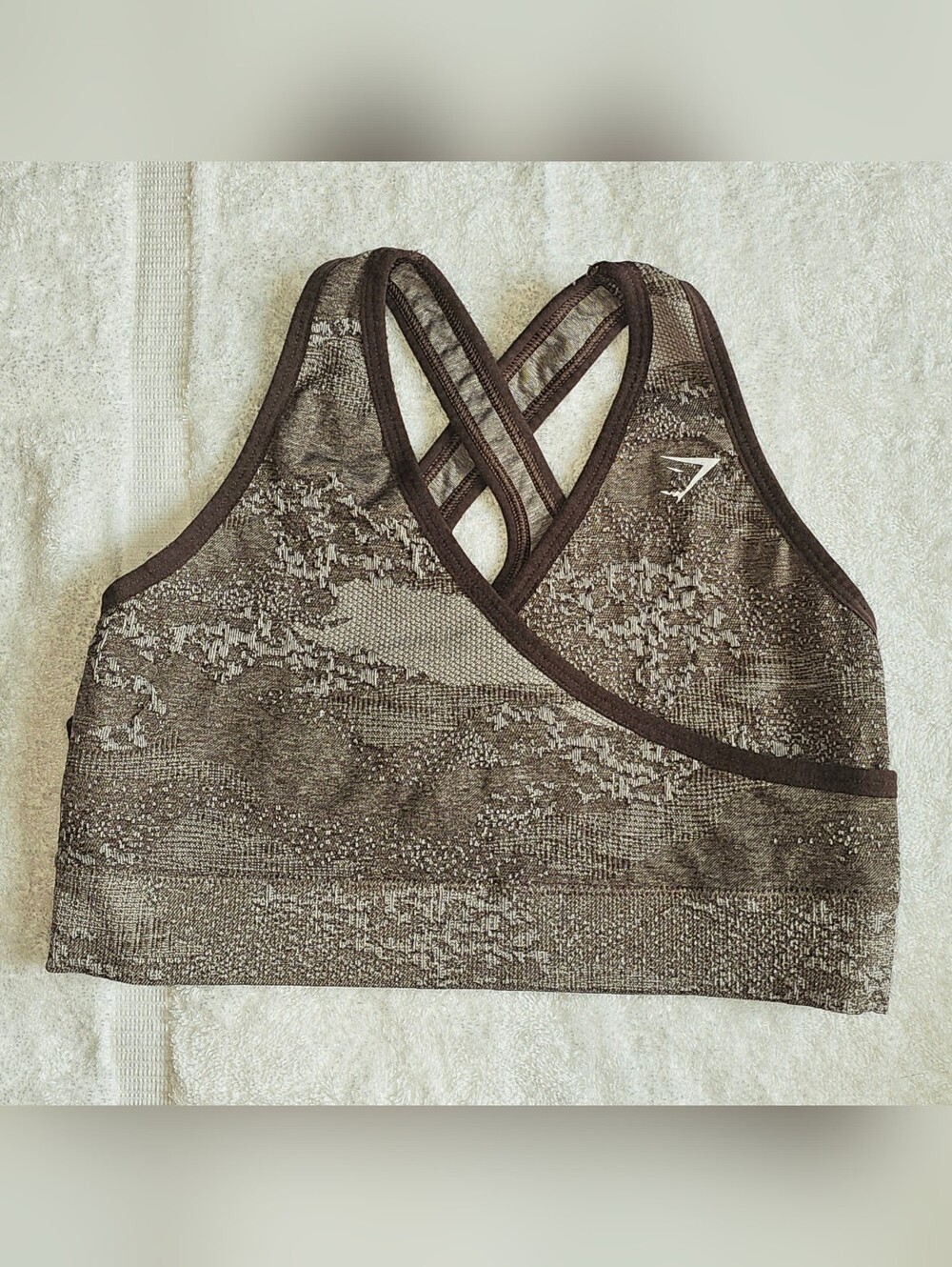 Gymshark Cross-Strap Seamless Sports Bra in Light And Dark Brown - Size Medium